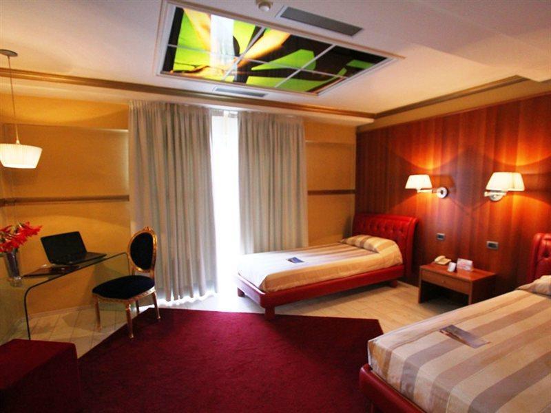 Diplomat Hotel & Spa Tirana Exterior photo